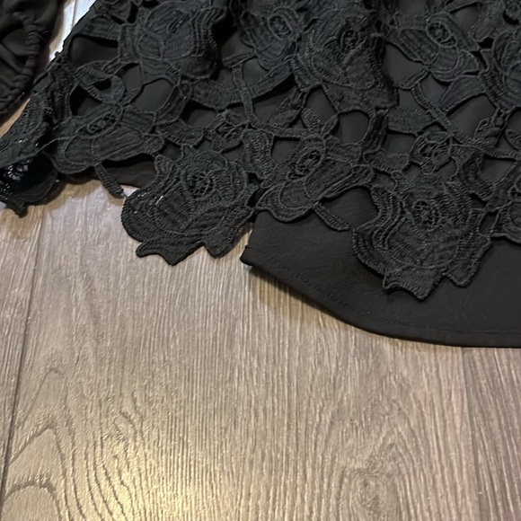 Small Like New Show stopper Black Kenzie Blouse - Picture 6 of 11